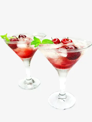 杯子里红樱桃冰沙免抠