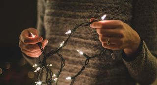 圣诞树装饰串灯壁纸免抠