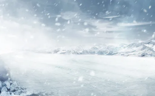 蓝天寒冬雪花山峰免抠