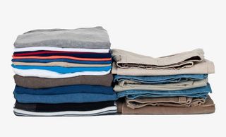 一堆男士休闲衣服免抠