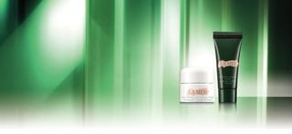 润肤两件套蓝色背景素材