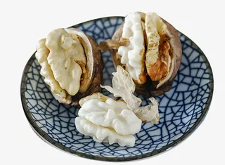 手工剥皮鲜核桃免抠