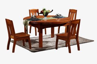 深色餐厅的桌椅和地毯免抠