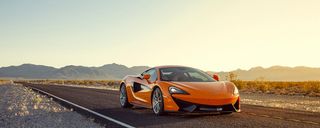 秋季草原汽车背景高清