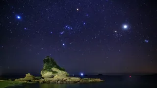 山顶的唯美星空图免抠
