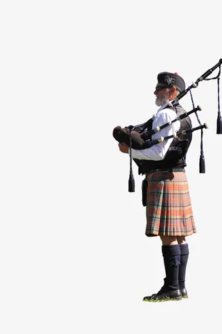 苏格兰风情老人手持风笛免抠