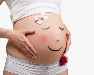 孕妇笑脸摄影肚子免抠