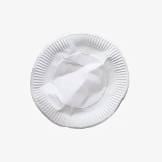 白色揉皱纸盘子免抠