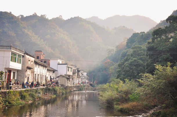 山脚下的小乡村免抠