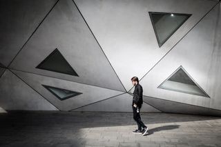 不规则立体三角形与男人免抠