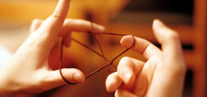 温馨翻花绳背景高清