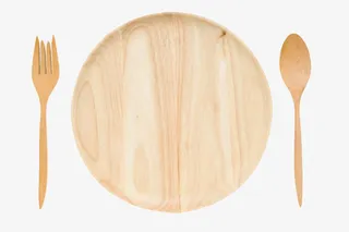 棕色木质纹理木圆盘和木勺子实物免抠