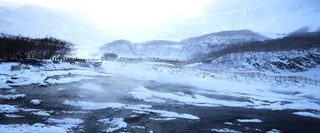 唯美冬天长桥雪景背景海报图高清