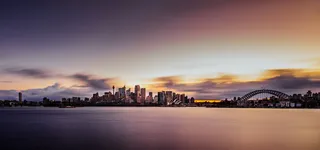 晚霞天空城市背景图高清