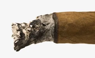 点燃的雪茄免抠