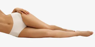 女性侧卧腿部特写免抠