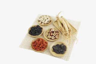 小盘子的人参枸杞黄精玛咖桑葚泡茶摆件免抠