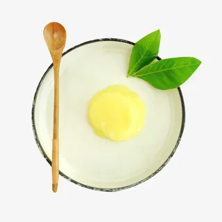 盘子里的蜂王浆免抠