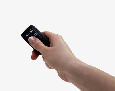 手拿车钥匙免抠