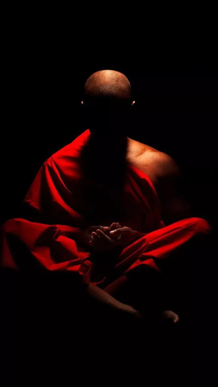 僧侣打坐黑色背景H5背景高清