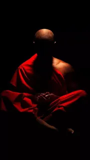 僧侣打坐黑色背景H5背景高清
