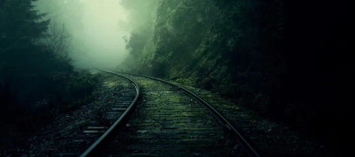 朦胧铁路轨道绿色清新背景高清