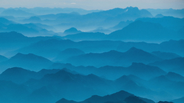 蓝色远山背景高清摄影风景背景