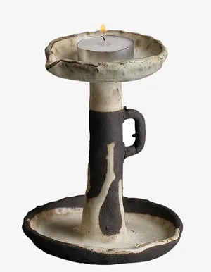 破旧古代油灯仿品免抠