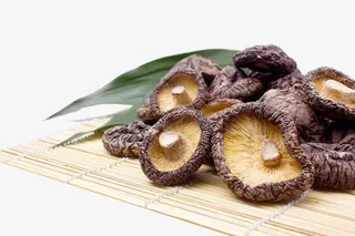 晒干的冬菇免抠