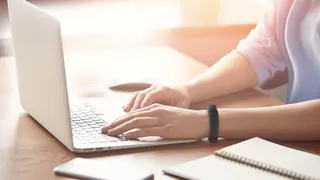 优质小米手环2手机官网免抠