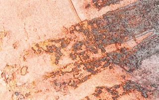 带状残破古旧红色金属锈纹底纹背免抠