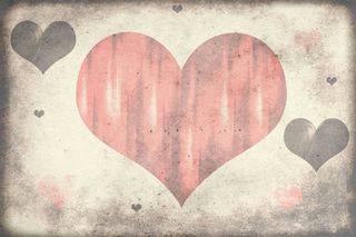 古老墙壁上的心形图案免抠