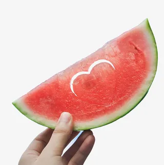 手拿西瓜免抠