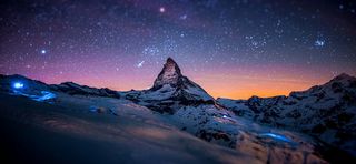 唯美高山星空海报背景高清