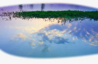 夕阳平静湖面波浪免抠