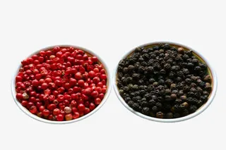 红胡椒和晒干的胡椒免抠