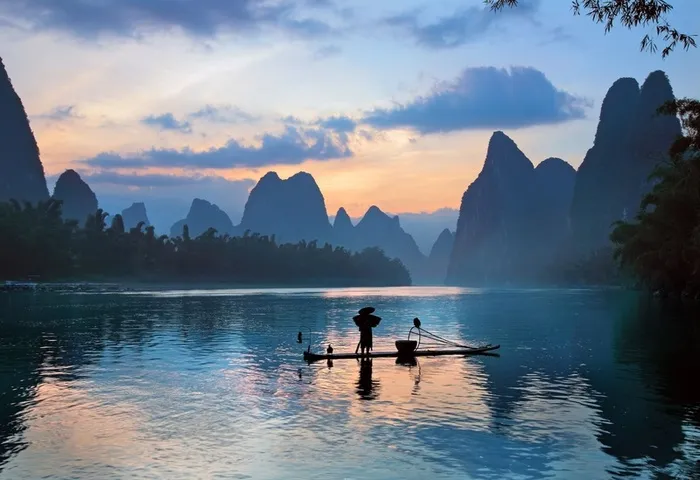山水船夫背景高清