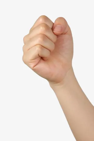 纤细皮肤握拳的手免抠