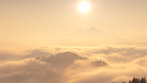 黄色太阳光环境渲染高山免抠