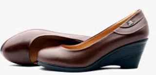 黑色春季女士皮鞋免抠