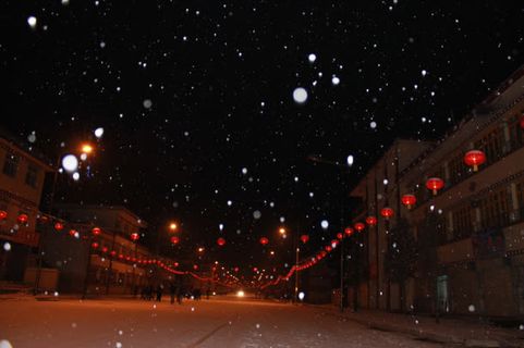 蓝色星空红色灯笼免抠