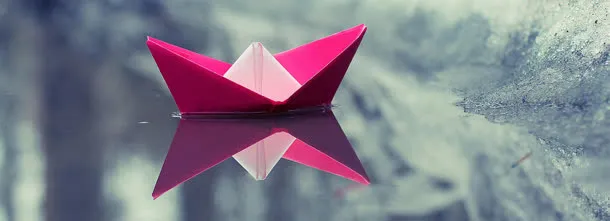 水上的纸船免抠