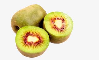 两个不完整红心猕猴桃免抠