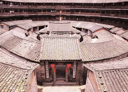 中国风老房宅院浅红色背景素材高清 中国风老房宅院浅红色背景素材高清