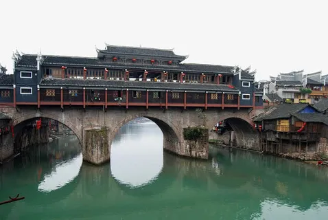 凤凰古城虹桥风雨楼免抠背景其他元素 凤凰古城虹桥风雨楼免抠背景其他元素