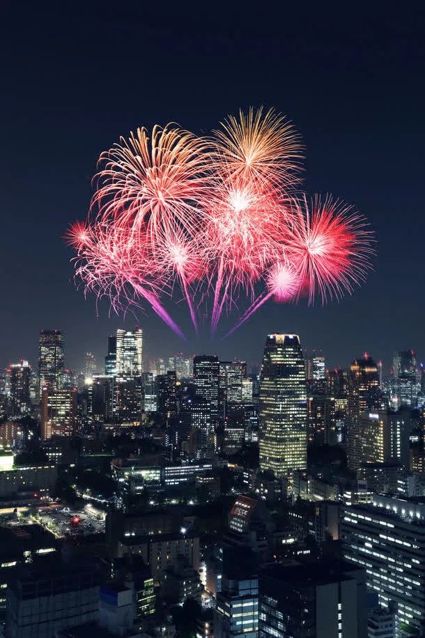 城市与烟花免抠