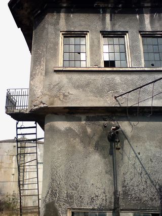 破旧老屋一角免抠