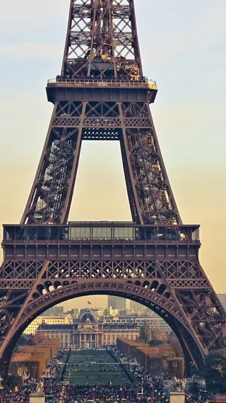 黄昏铁塔风景H5背景高清