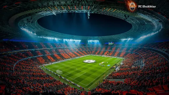 聚光灯下足球赛场免抠