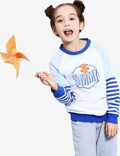 拿着风筝的外国小女孩免抠